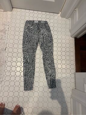 Frame Denim Black and White Leopard Skinny Jeans